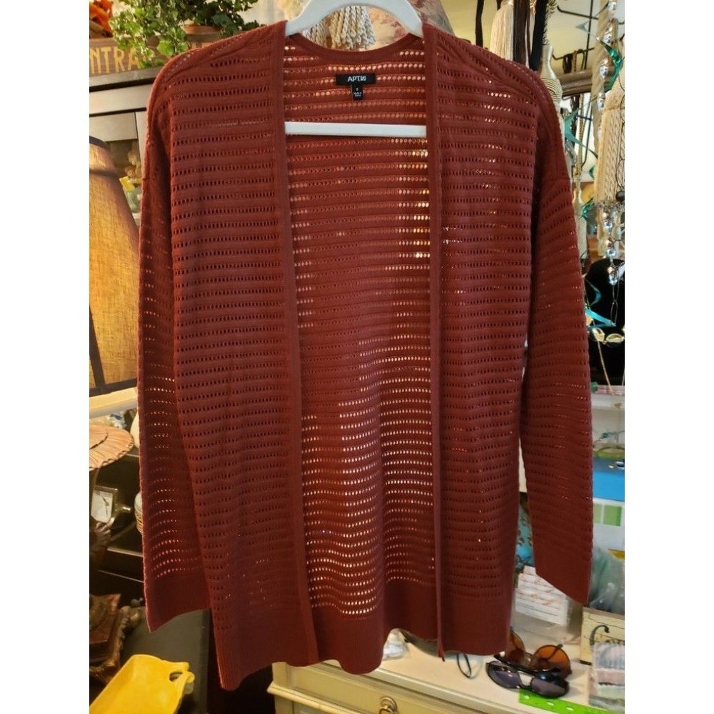 Ladies Small Apt. 9 Cardigan With Side Slits